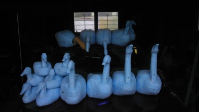 Peadega kotiriidega ülekandmist ootavad kujud.